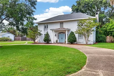 3605 Joyce Dr, Mandeville, LA 70471 photo 2