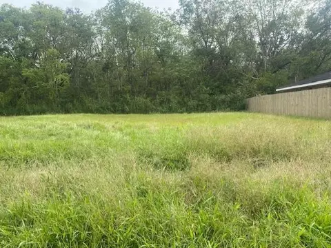 1637 Heights Dr, Saint Bernard, LA 70085