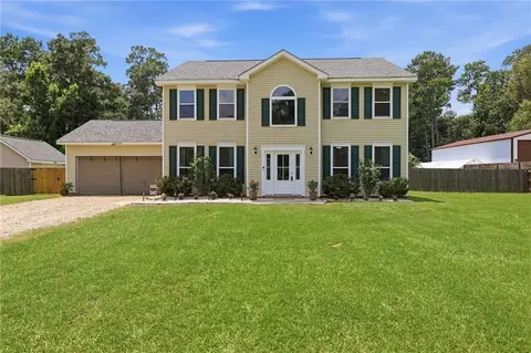 39261 Esterbrook Acres Dr, Ponchatoula, LA 70454