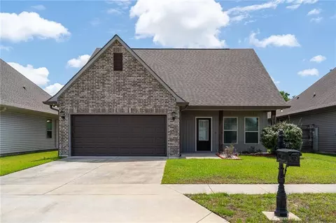 1613 Rue Esplanade Ave, Marrero, LA 70072