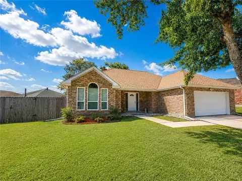 537 W Marlin Ct, Gretna, LA 70056