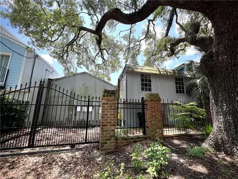 162-166 S Roadway St #2, New Orleans, LA 70124