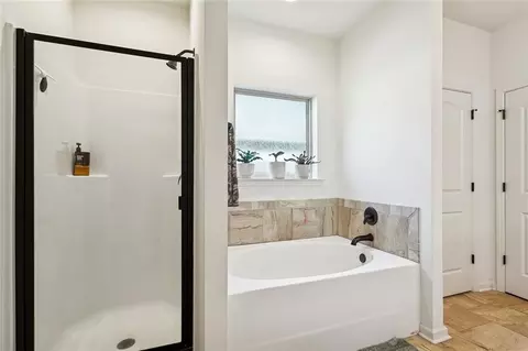 Bath - 12372 Parma Cir, Covington, LA 70435 photo 2 of 3