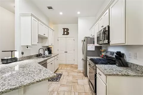 Kitchen - 12372 Parma Cir, Covington, LA 70435 photo 1 of 1