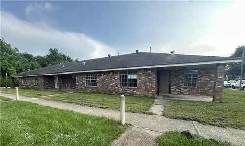 10930 Roger Dr, New Orleans, LA 70127