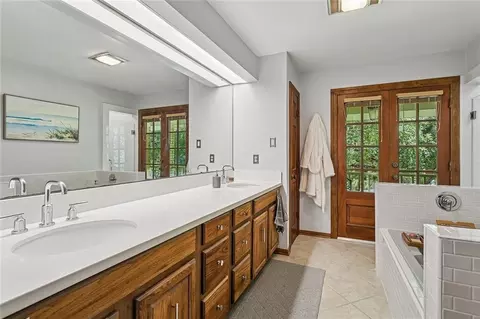 Bath - 146 Chamale Dr, Slidell, LA 70460 photo 2 of 5