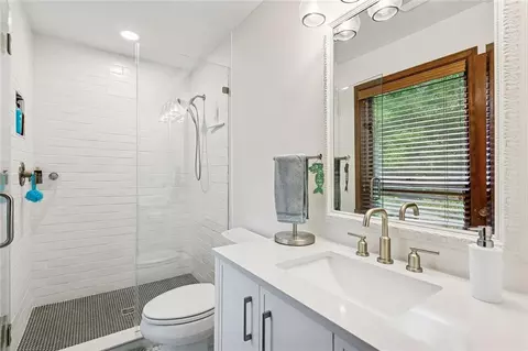 Bath - 146 Chamale Dr, Slidell, LA 70460 photo 3 of 5
