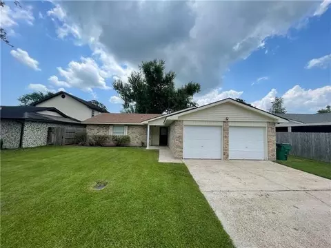1728 Greenwood Dr, Laplace, LA 70068