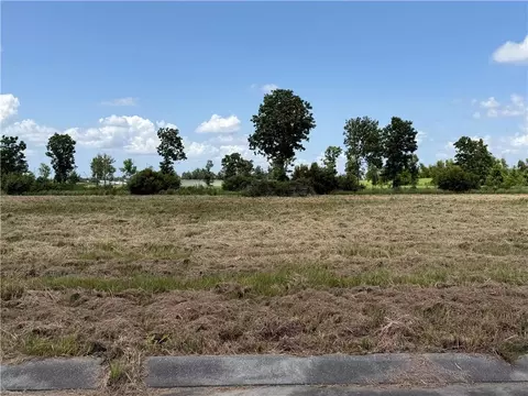 160 Audubon Pl, Belle Chasse, LA 70037