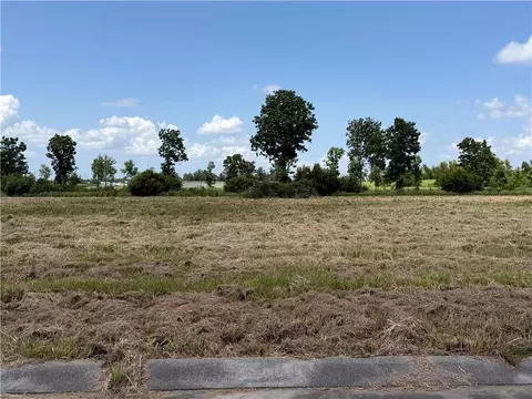160 Audubon Pl, Belle Chasse, LA 70037
