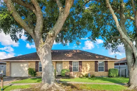 3916 Briant Dr, Marrero, LA 70072