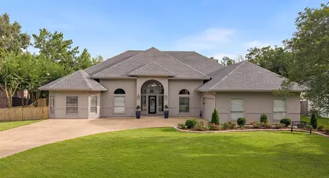 138 Acadian Ln, Mandeville, LA 70471