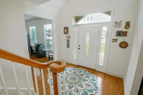 Entry Way - 421 Creekside Ct, Covington, LA 70433 photo 2 of 7