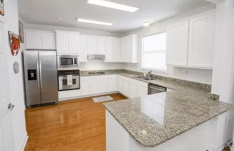 Kitchen - 421 Creekside Ct, Covington, LA 70433 photo 1 of 1