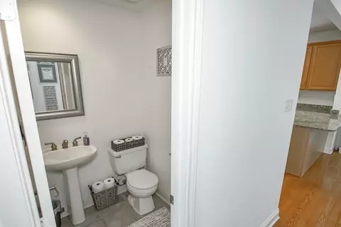 Entry Way - 421 Creekside Ct, Covington, LA 70433 photo 4 of 7