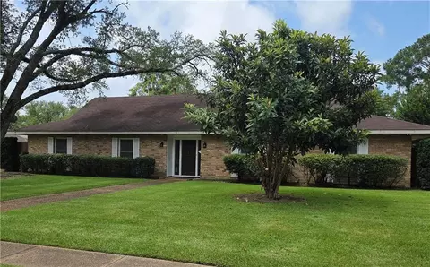 208 Ridgewood Blvd, Alexandria, LA 71303