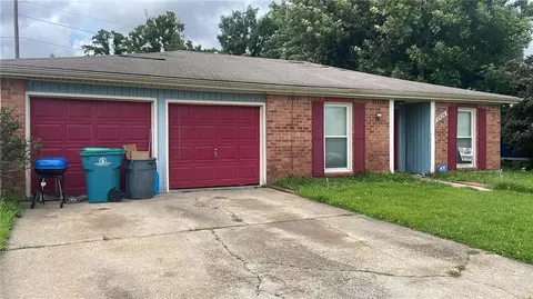 3924 Post Dr, Harvey, LA 70058