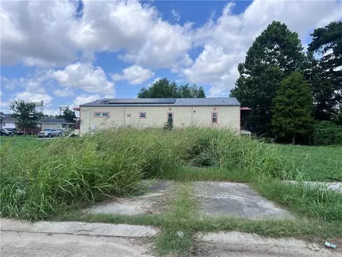 1906 Forstall St, New Orleans, LA 70117
