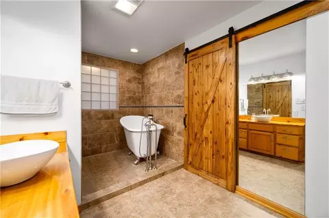Bath - 151 Wardway Dr, Boyce, LA 71409 photo 1 of 3