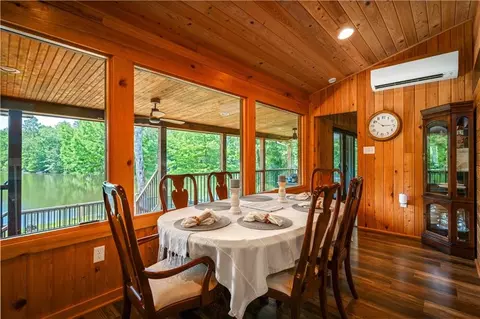 Dining - 151 Wardway Dr, Boyce, LA 71409 photo 1 of 3