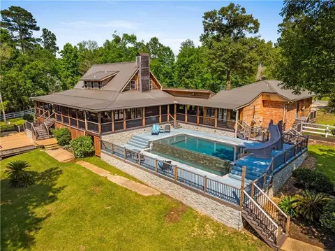 Exterior - 151 Wardway Dr, Boyce, LA 71409 photo 3 of 16