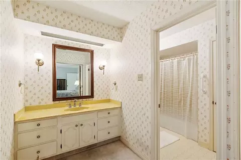 Bath - 33 Monte Carlo Dr, Kenner, LA 70065 photo 1 of 3