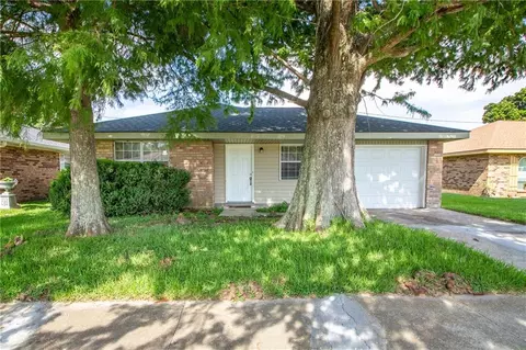 2112 Tiffany Dr, Laplace, LA 70068