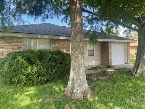 2112 Tiffany Dr, Laplace, LA 70068