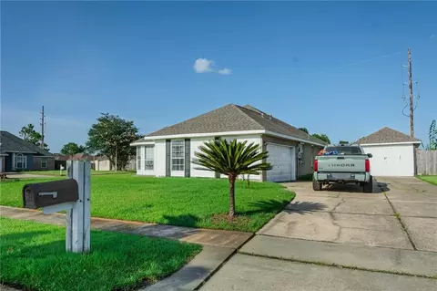 101 Tammy Dr, Laplace, LA 70068
