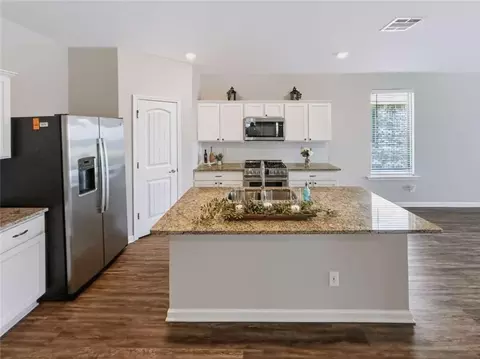 Kitchen - 3407 Tide Wind Dr, Slidell, LA 70461 photo 2 of 2