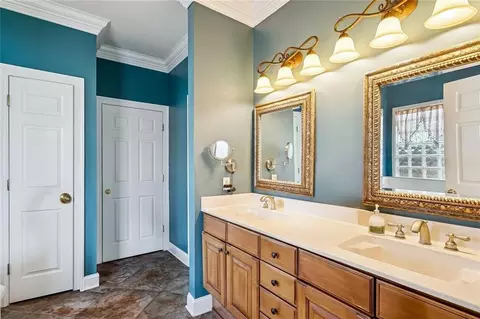 Bath - 1065 Clipper Dr, Slidell, LA 70458 photo 1 of 2
