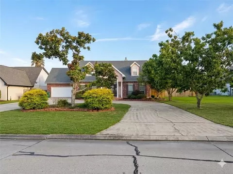 Exterior - 1065 Clipper Dr, Slidell, LA 70458 photo 2 of 5