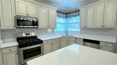 Kitchen - 19371 9th Ave, Covington, LA 70433 photo 4 of 4