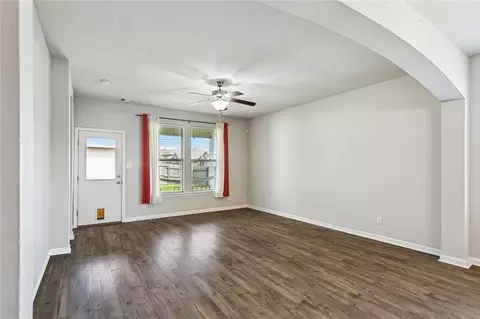 Living - 100 E Lake Ct, Slidell, LA 70461 photo 1 of 2