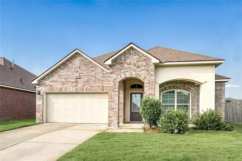 100 E Lake Ct, Slidell, LA 70461