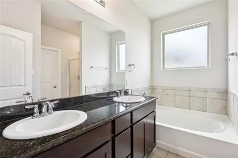 Bath - 100 E Lake Ct, Slidell, LA 70461 photo 2 of 2