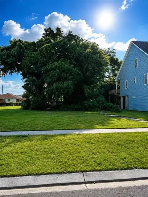6048 Cameron Blvd, New Orleans, LA 70112