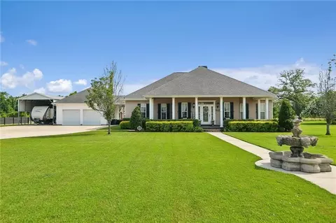 10141 Chenevert Rd, Waggaman, LA 70094