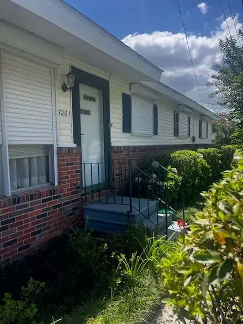 7201 Patterson Dr, New Orleans, LA 70131
