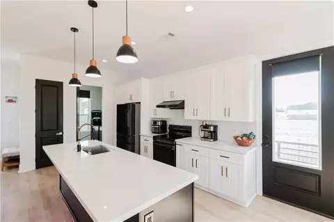 Kitchen - 8413 Benjamin St, Chalmette, LA 70043 photo 3 of 5