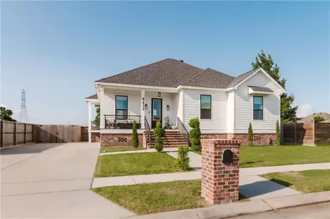 Exterior - 8413 Benjamin St, Chalmette, LA 70043 photo 2 of 5