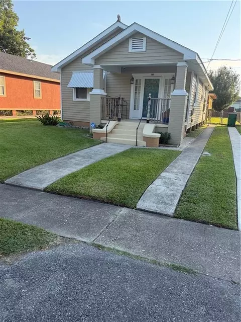 524 Brown Ave, Harvey, LA 70058
