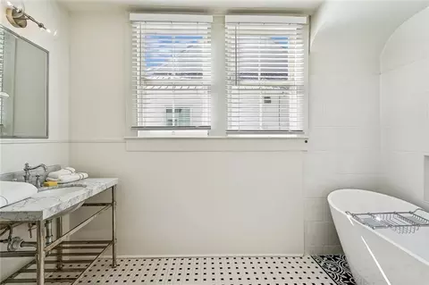 Bath - 616 W 22nd Ave, Covington, LA 70433 photo 2 of 2