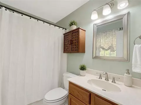 Bath - 228 Loop Dr, Slidell, LA 70458 photo 1 of 2