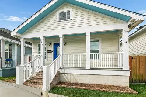 9028 Marks St, New Orleans, LA 70118