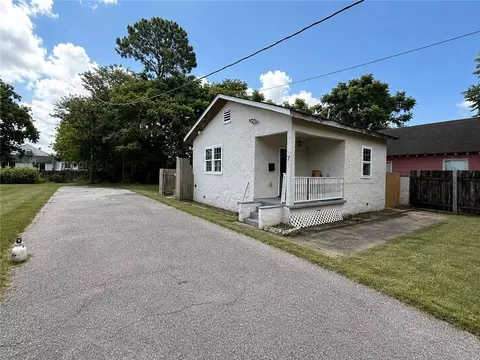 7 Alice Ct, New Orleans, LA 70117