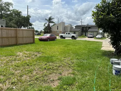 3607 Juno Dr, Chalmette, LA 70043 photo 4
