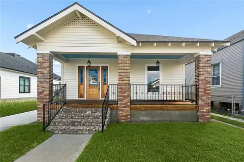 8609 Pritchard Pl, New Orleans, LA 70118