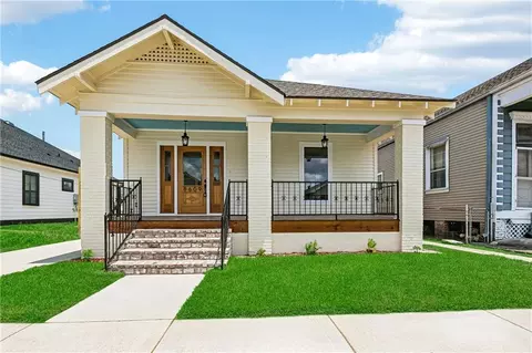 8609 Pritchard Pl, New Orleans, LA 70118