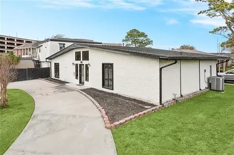 4200 Lake Villa Dr, Metairie, LA 70002